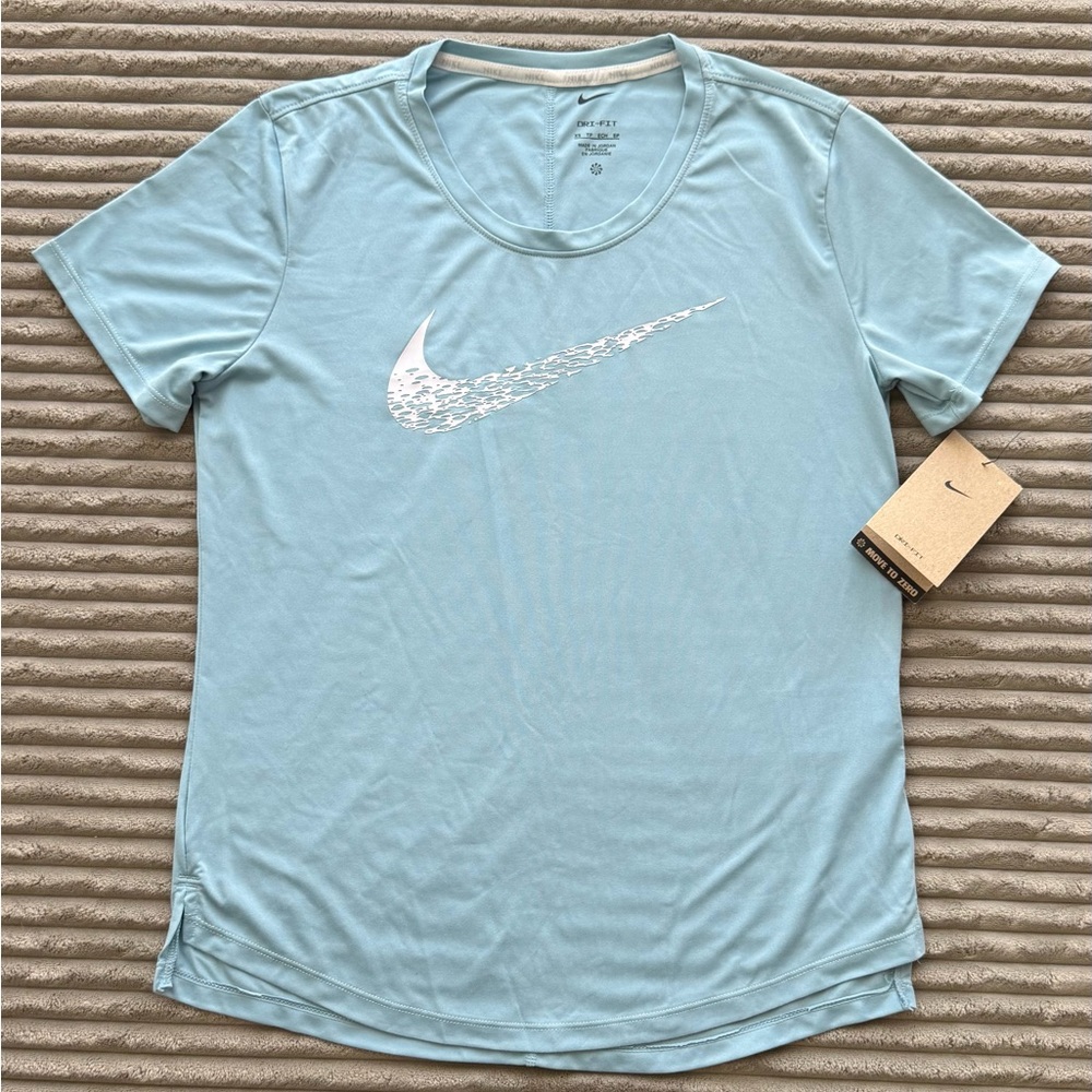 NWT Nike Women's Swoosh Running Short Sleeve T-shirt